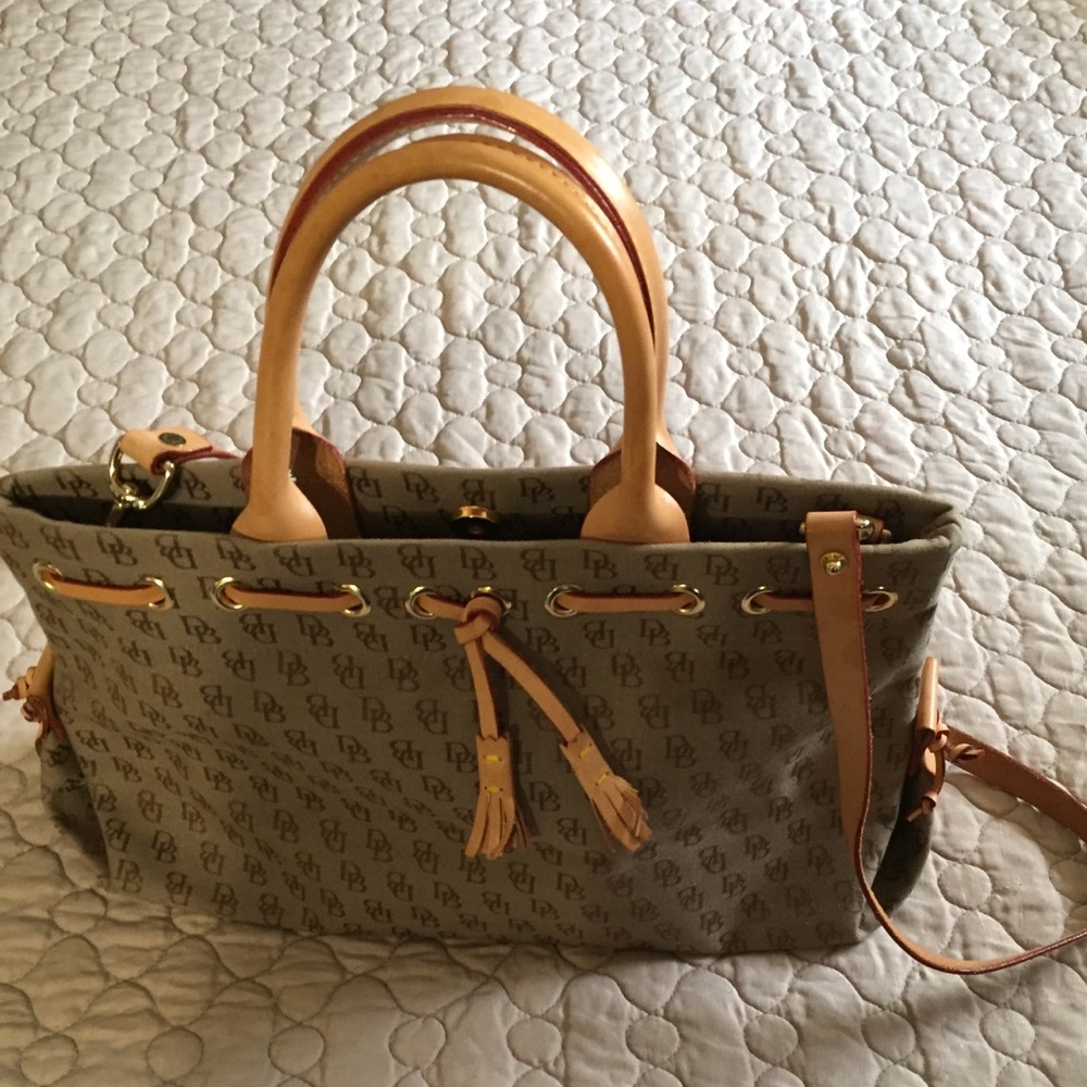 Dooney & Bourke Purse